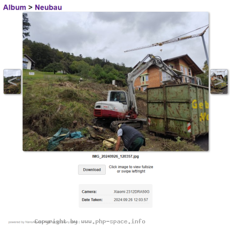 Screenshot Die Einzelansicht mit Blättern zum vorigen und nächsten Bild, Download-Knopf sowie Kamera und Aufnahmezeit aus den Bilddaten. anzeigen